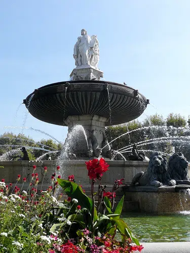 Provence ─ zwischen Tradition und Moderne